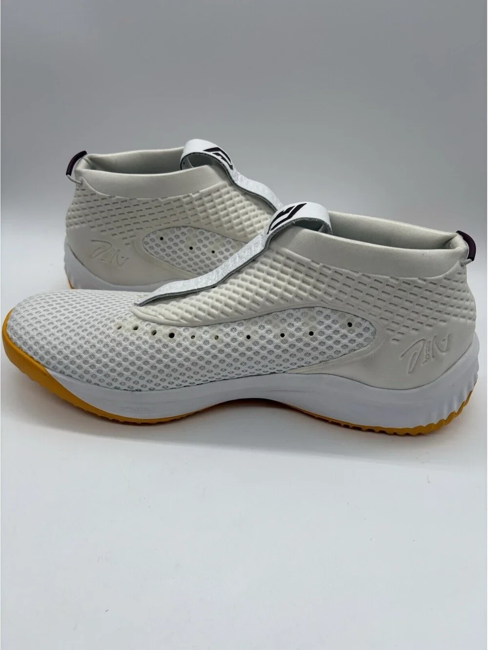 Adidas Shoes Mens Sz 12 White Black Dame 4 Basketball NBA Signature Core